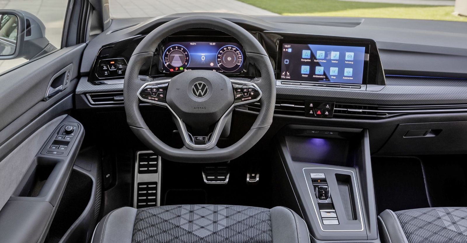 Tableau de bord — location VOLKSWAGEN GOLF 8 à Alger