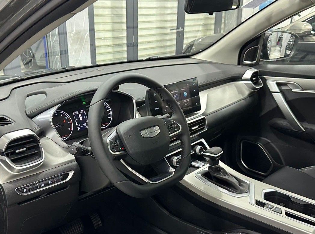 Tableau de bord — location GEELY COOLRAY à Alger